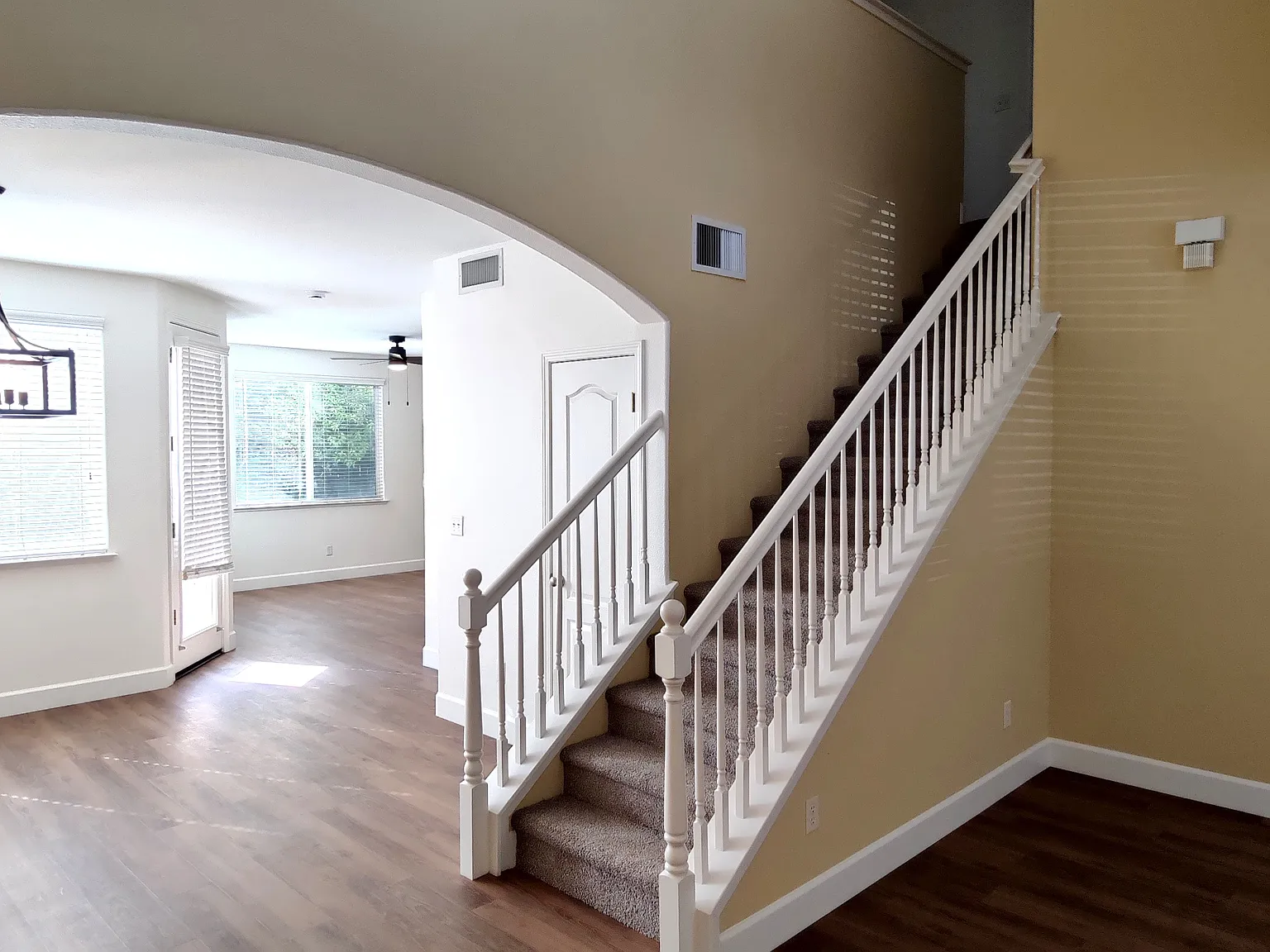 4 bed, 2.5 bath, 1971 sqft, $2,495 — Photo 4