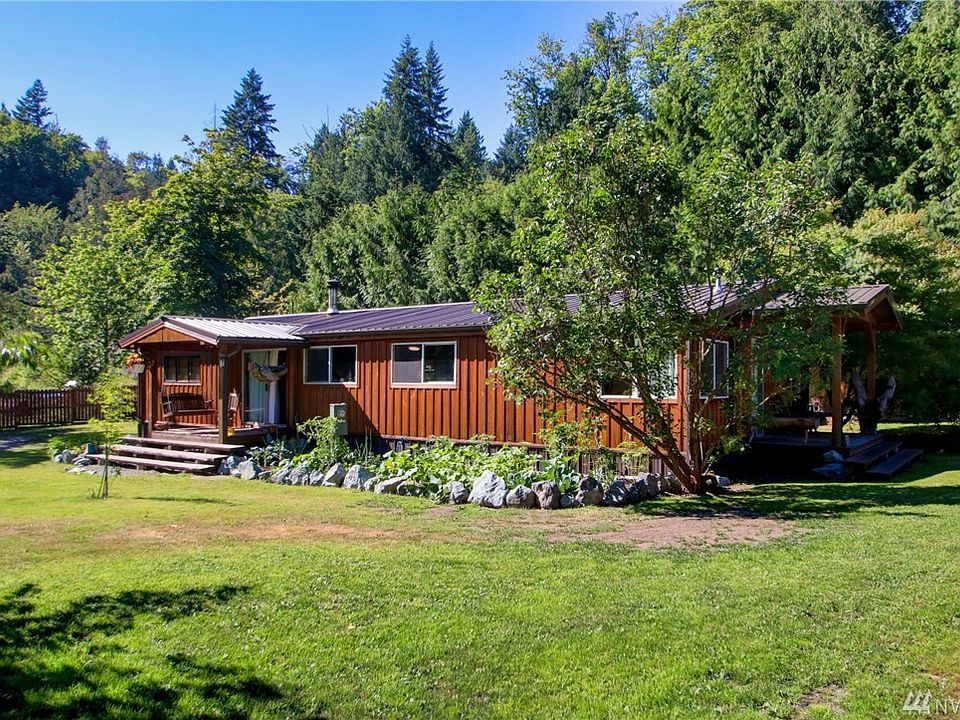 3 bedroom 2 bath home has beautiful upgrades throughout inside and out! Shop and garden space with plenty of parking. 