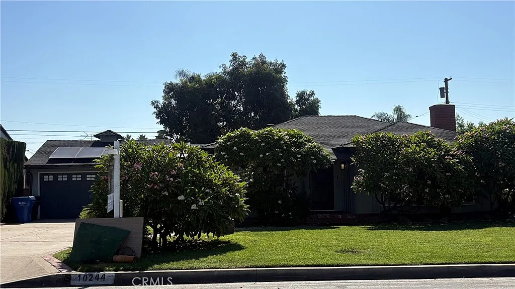 3 bed, 2219 sqft, $4,950 — Photo 3