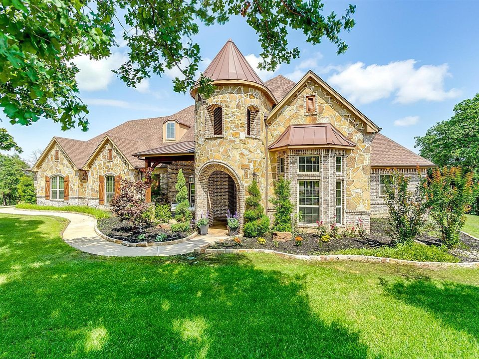 1st image of 3615 Winding Oak Ln N