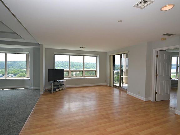4th image of 3435 Golden Ave Unit 703