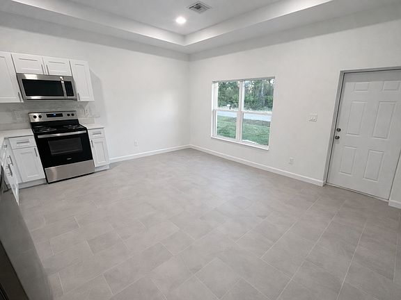 4th image of 4202 E 30th St
