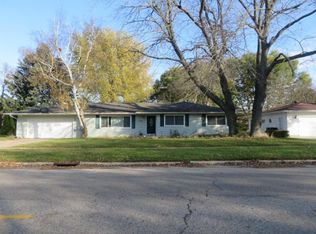 1134 N Pontiac Dr, Janesville, WI 53545