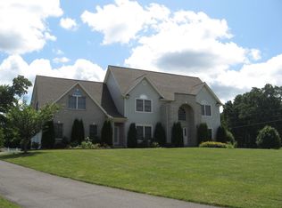 8 Sean Louis Cir, West Springfield, MA 01089