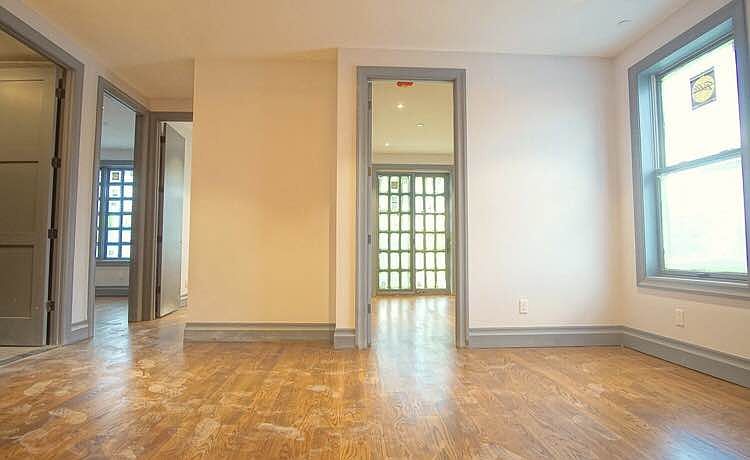 1st image of 268 Sullivan Pl #3E