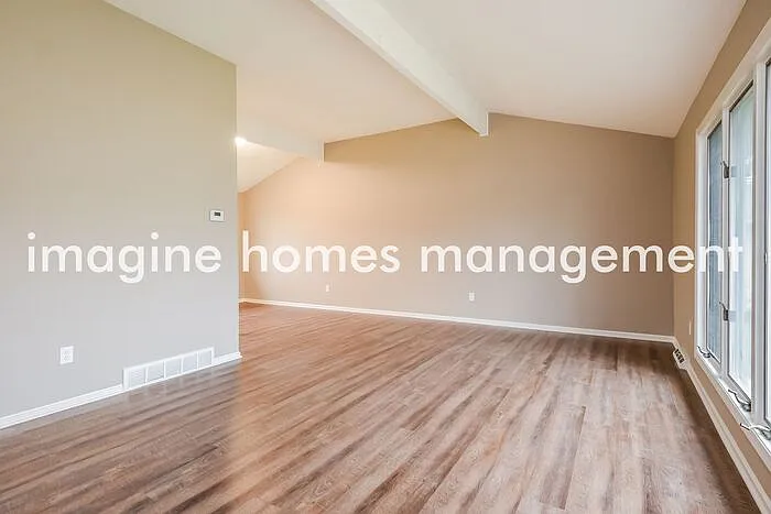 33133 Cromwell Dr — Photo 4
