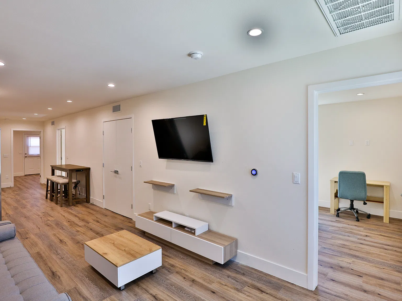 3 bed, $3,750 — Photo 2