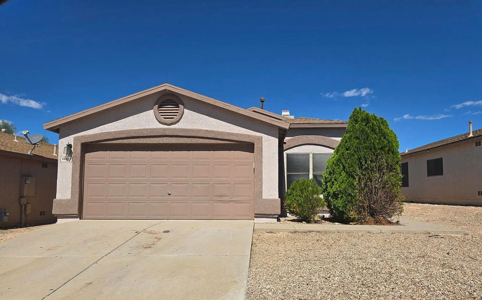 4 bed, 2.0 bath, 1600 sqft, $1,999 — Photo 1