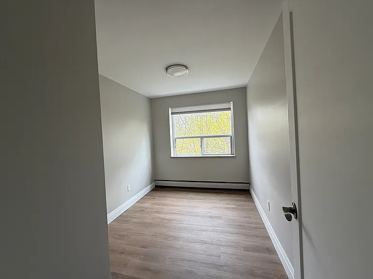 105 Water St — Photo 10