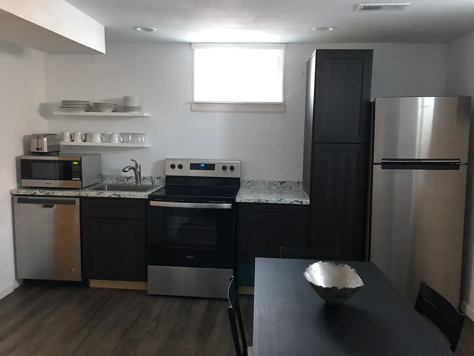 1 bed, 900 sqft, $1,750 — Photo 3