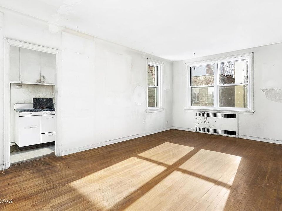 1st image of 304 W 55th St #4A