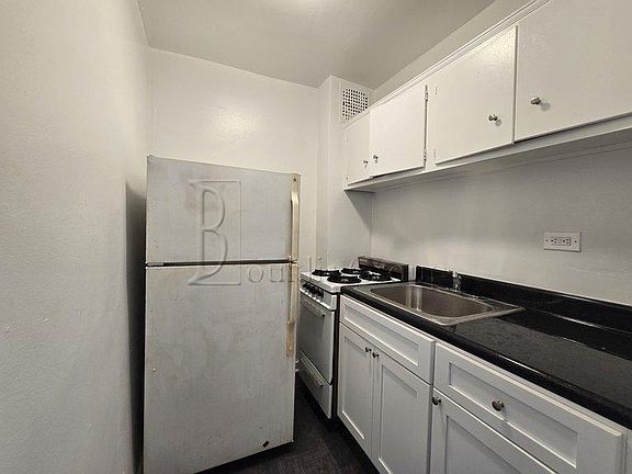 3rd image of 40-46 70th St #2A