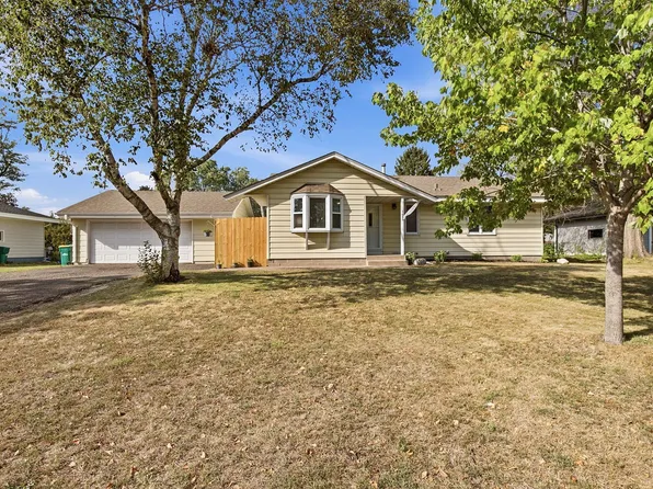 1600 Amy Ln, Brooklyn Center, MN 55430