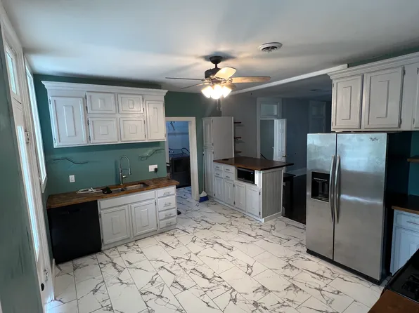 610 S Main St, Saint Charles, MO 63301