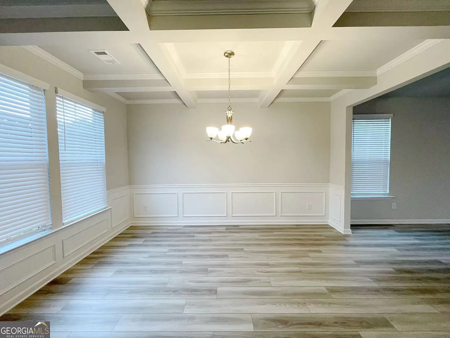 4 bed, 3.5 bath, 2724 sqft, $2,625 — Photo 2