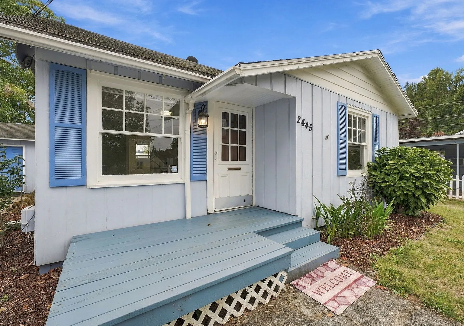 Charming 2-Bedroom Camas Home with Huge Partically Fenced Backyard & Locking Storage Shed — Photo 4