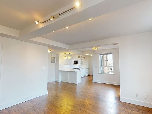 4th image of 752 W End Ave APT 21F