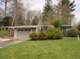 7532 Woodberry Ln, Falls Church, VA 22042