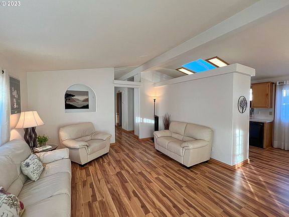 5th image of 21201 NE 58th St Unit 48