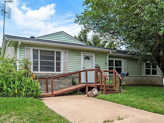 2nd image of 2219 Morgan St