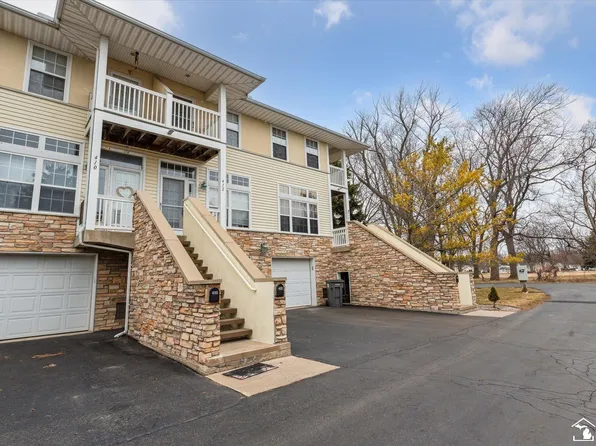 410 Beachwalk Trl, Luna Pier, MI 48157