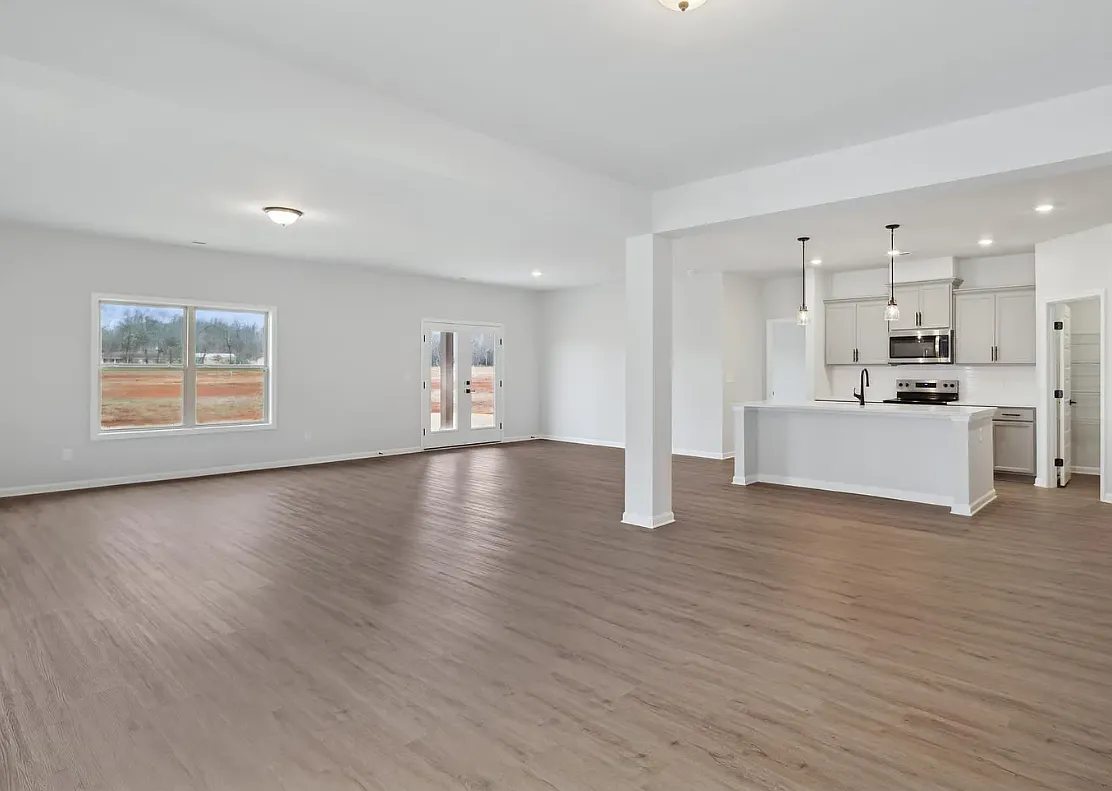 3 bed, 2303 sqft, $1,950 — Photo 1