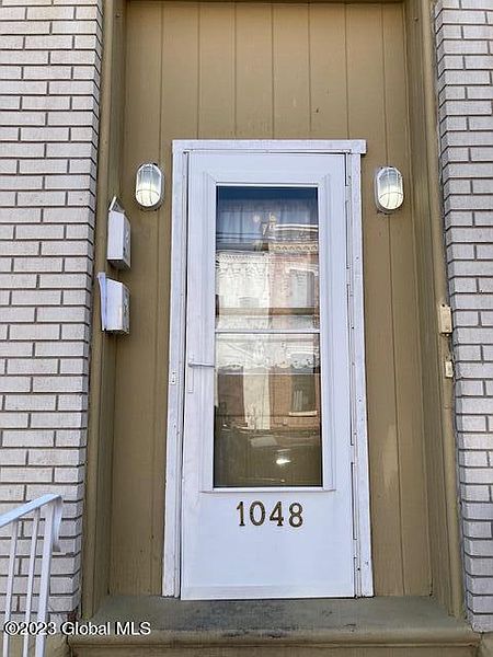 4th image of 1048 5th Avenue