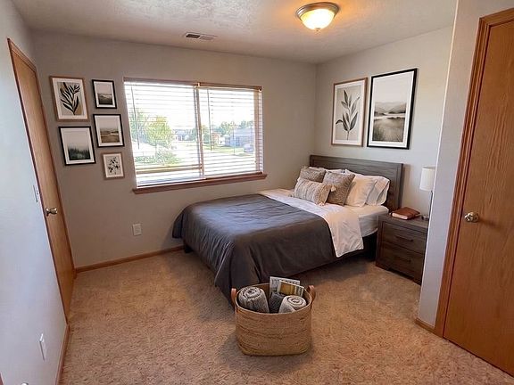 5th image of 1325 Creekside Ct
