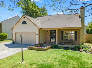 1865 Finsbury Ln, Virginia Beach, VA 23454