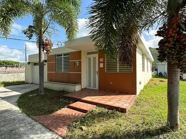 5 2nd St #I, Coamo, PR 00769