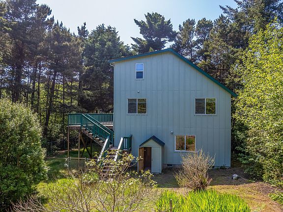 5th image of 3531 SW Fernwood Ln