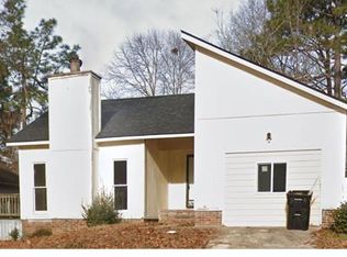 3321 Arrowhead Rd, Spring Lake, NC 28390