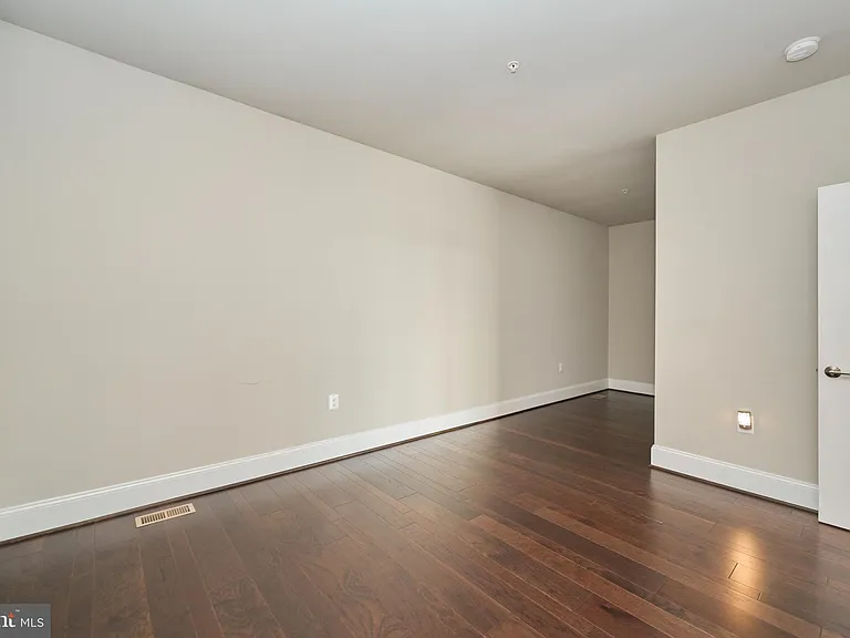 20442 Northpark Dr — Photo 37