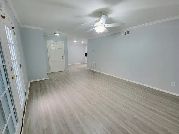 7900 Westheimer Rd APT 255, Houston, TX 77063