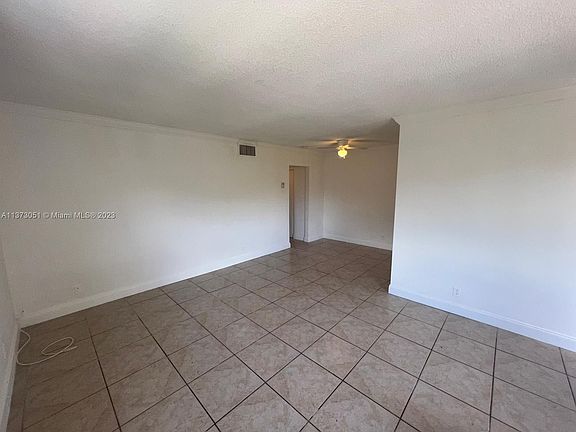 3rd image of 2008 Jackson St APT C1
