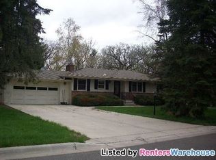 51 Iona Ln, Little Canada, MN 55117