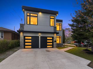 1050 Edgeleigh Ave, Mississauga, ON L5E2G1