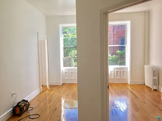 Rented by EXR | media 4