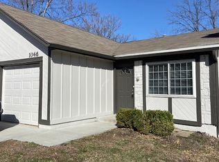 1046 E Huntington Cir, Olathe, KS 66061