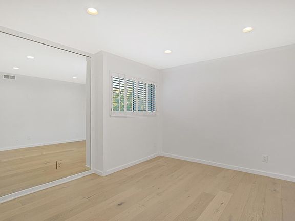 3rd image of 23450 Park Hermosa