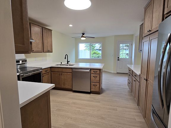 3rd image of 881 Iolani St #A
