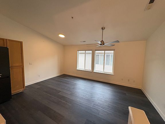 3rd image of 437 Harris Ln #11
