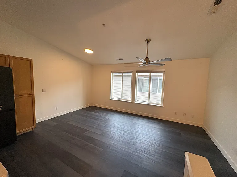 437 Harris Ln #11 — Photo 3