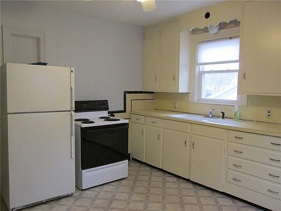 3rd image of 57-59 Waterman Ave