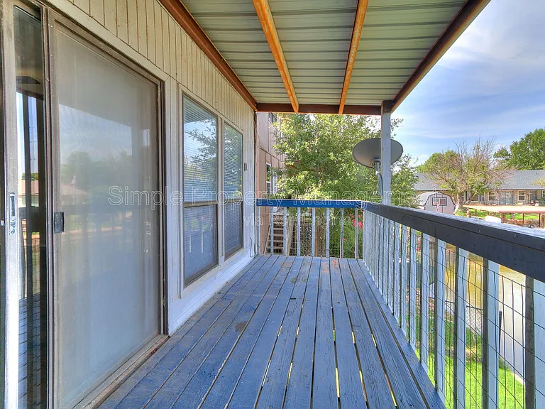 10607 N Macarthur Blvd — Photo 25