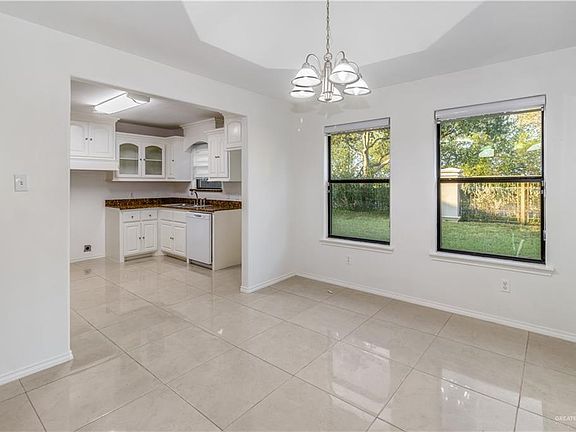 5th image of 3315 Water Oak Dr