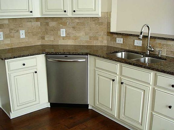 5th image of 721 Ashley Glen Ln