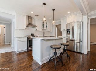 44 Beacon Ln, East Northport, NY 11731