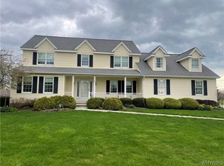 308 Peppermint Rd, Lancaster, NY 14086