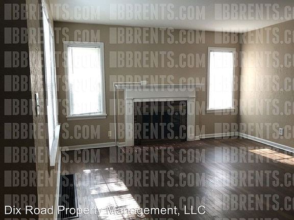 3rd image of 215 W Beechwood Ave